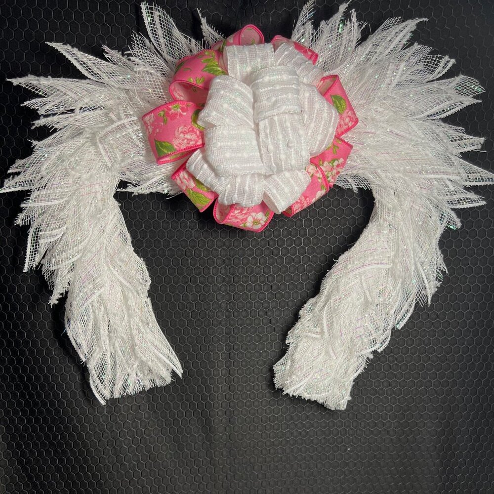 Angel Wing Wreath Pink for a Lady